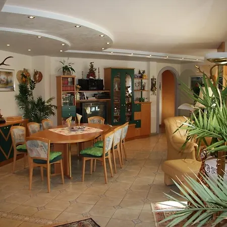 Apartmanhotel Waldschloessl Latschach ober dem Faakersee