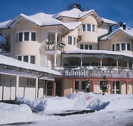 Waldschloessl Latschach ober dem Faakersee