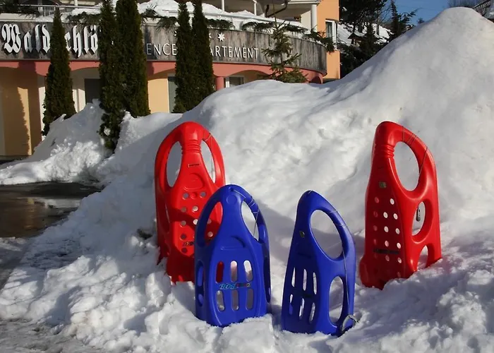 Waldschloessl Latschach ober dem Faakersee